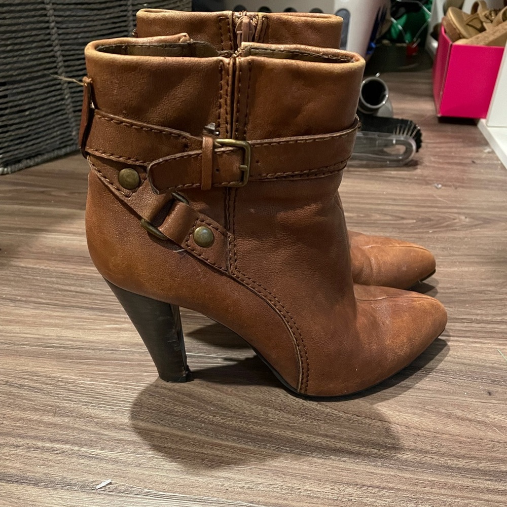 Nine West leather booties Camel